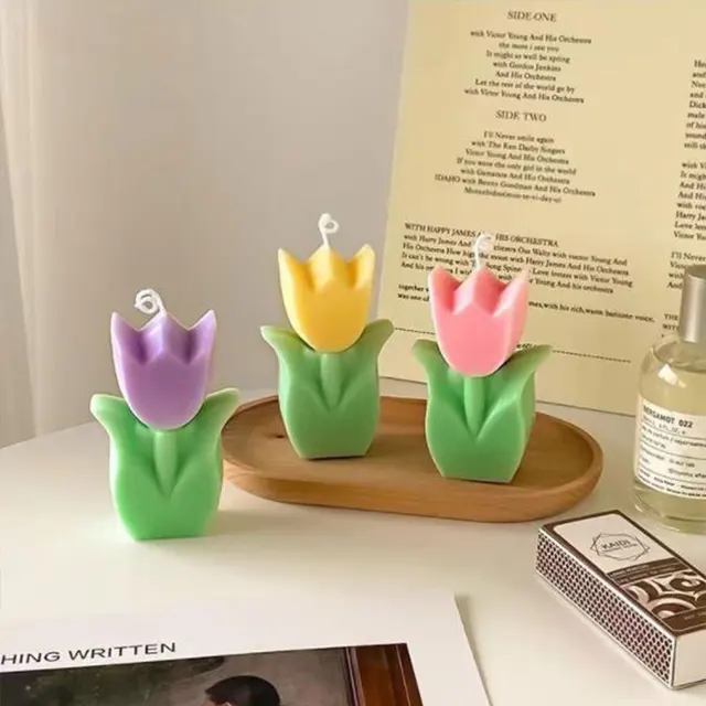 Ароматна свещ „Pink Tulip"