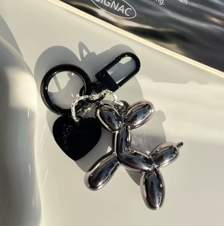 Balloon Dog Black Heart Ключодържател