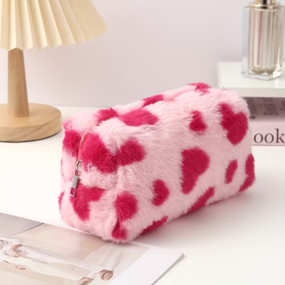 Plush несесер с розови сърца