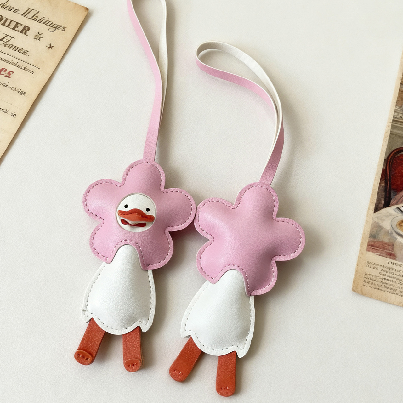 Daisy Duck Висулка