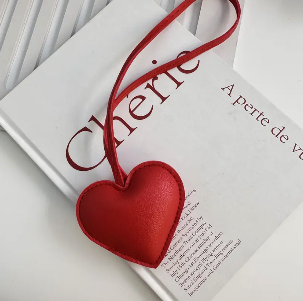 'Red Heart' Кожена Висулка