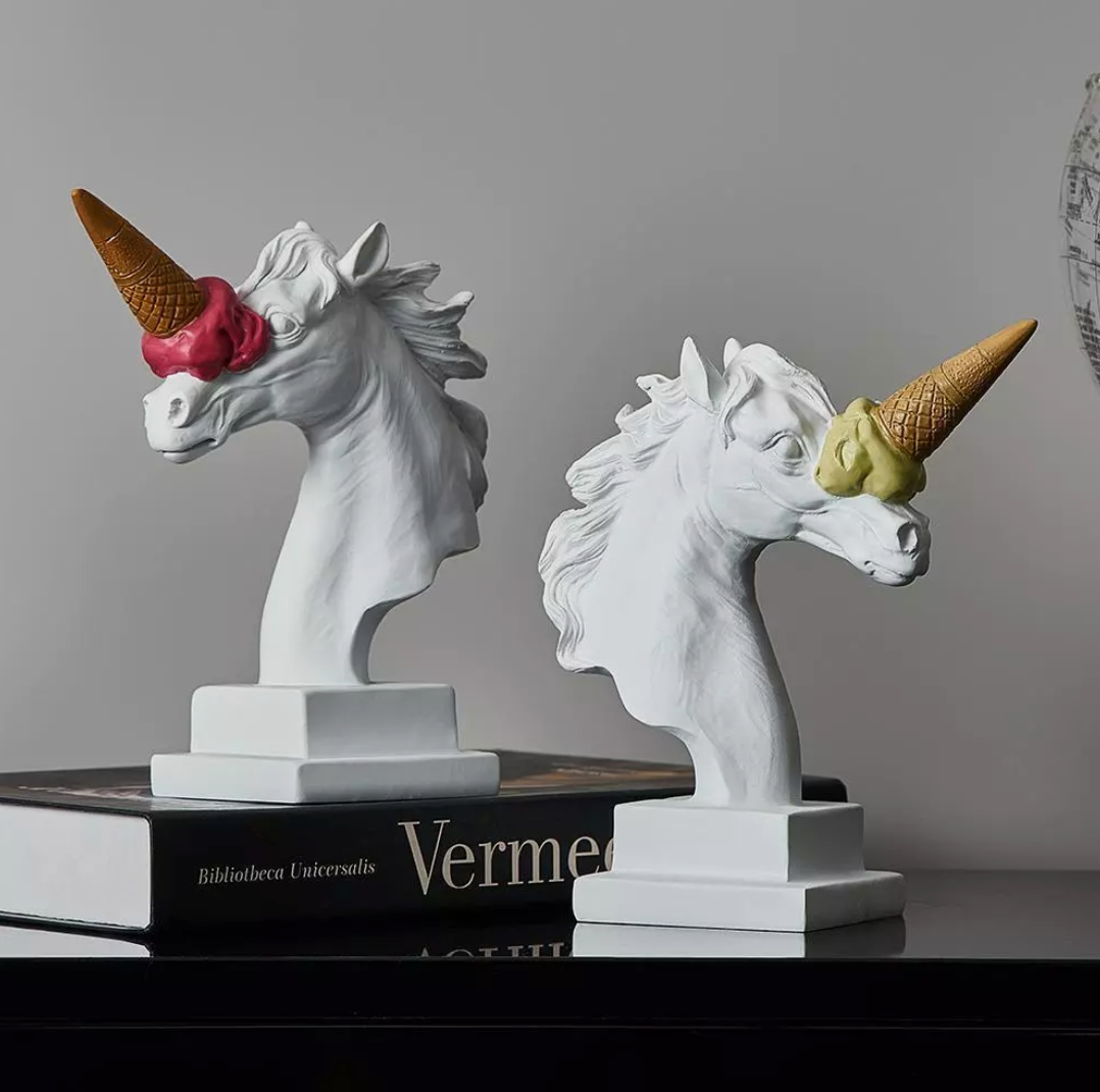 Unicorn Ice Cream Скулптура Жълто